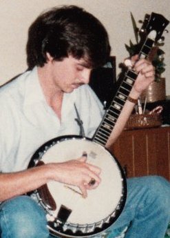 randy playing Global banjo